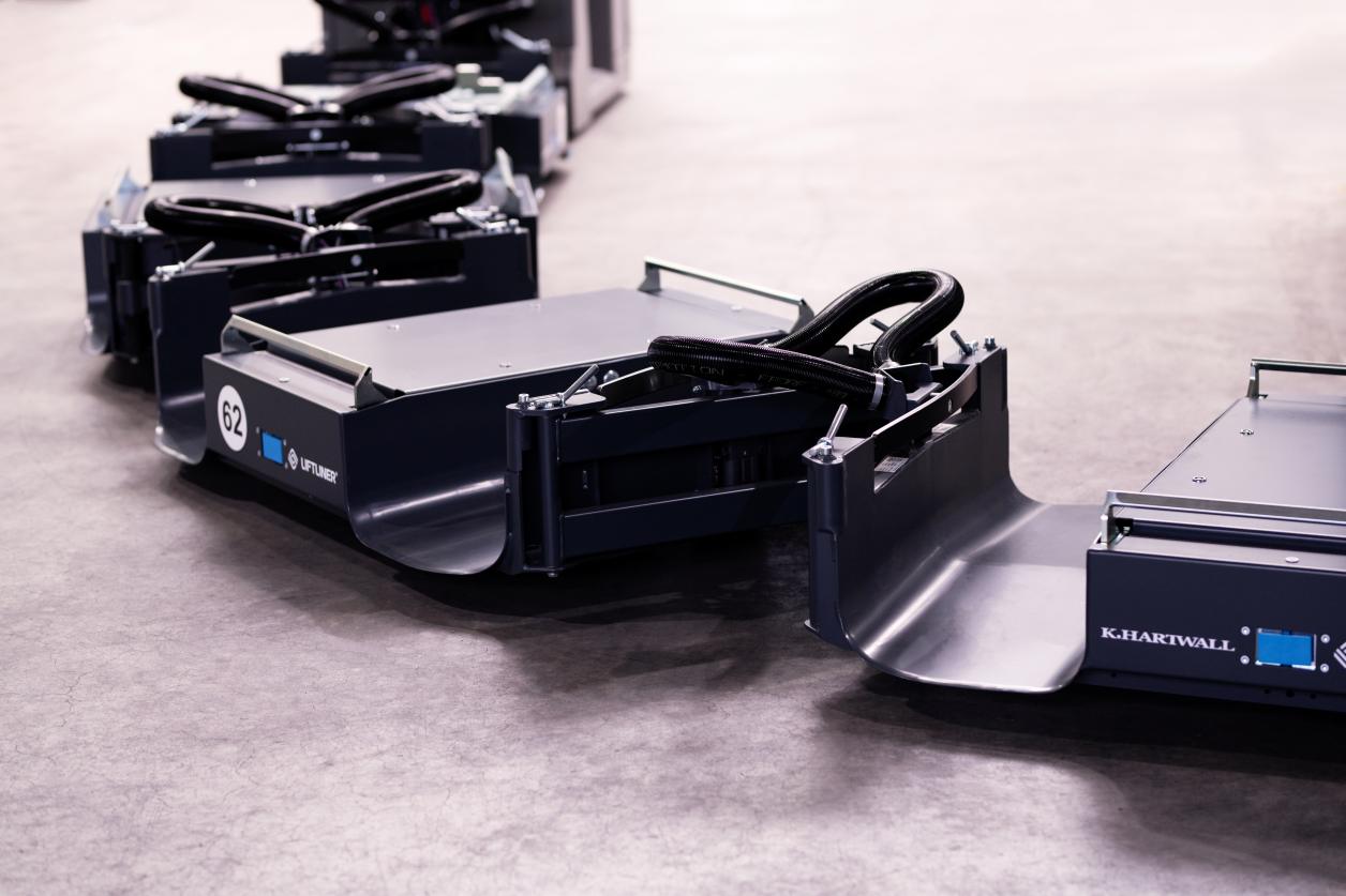 Thanks to its compact design, the LiftLiner is the shortest tugger train on the market