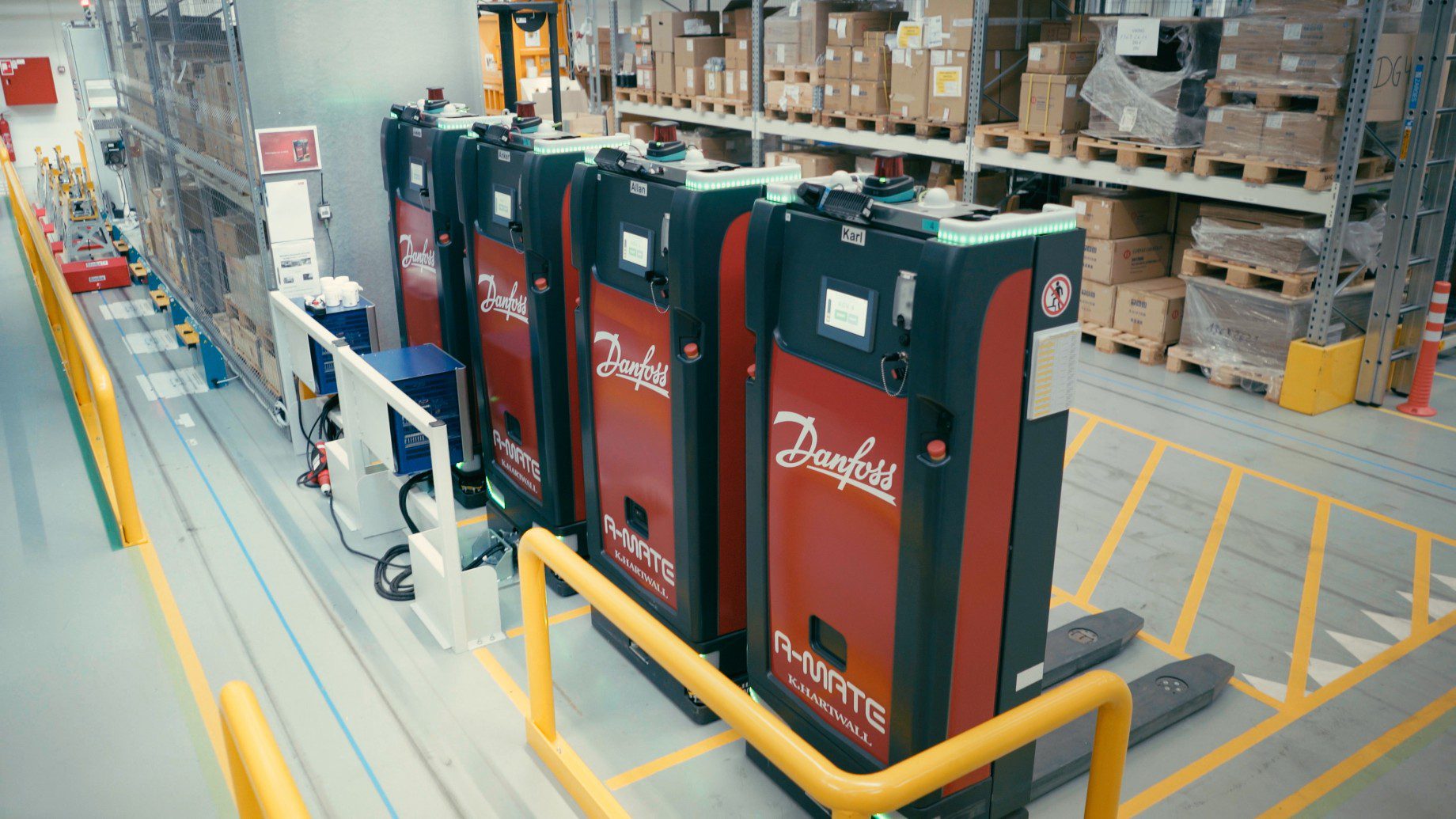 Multi-konnektives Gateway A-GATE sorgt für eine einfache Integration von FTS- und AMR-Flotten