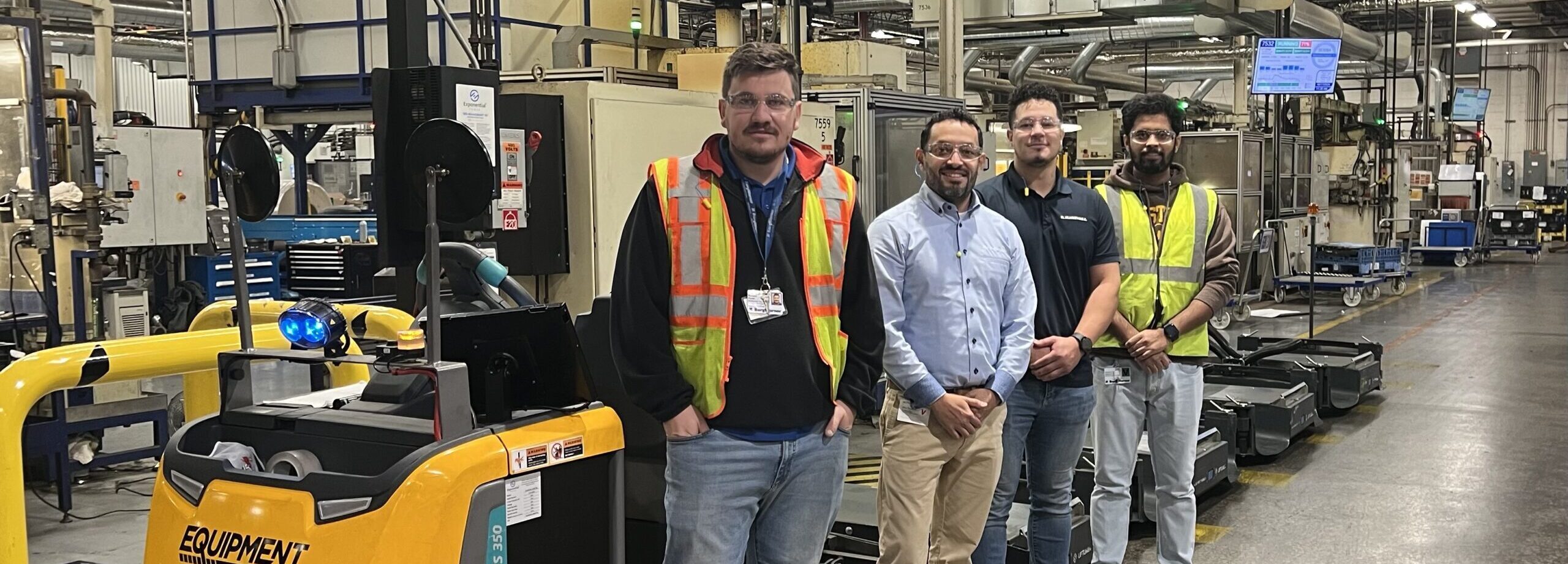 BorgWarner hat in seinem Werk erfolgreich den LiftLiner Routenzug eingesetzt - hier sieht man das Team bei der Implementierung